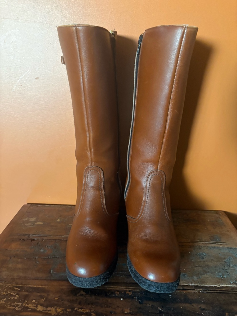 Brown insulated vintage boots